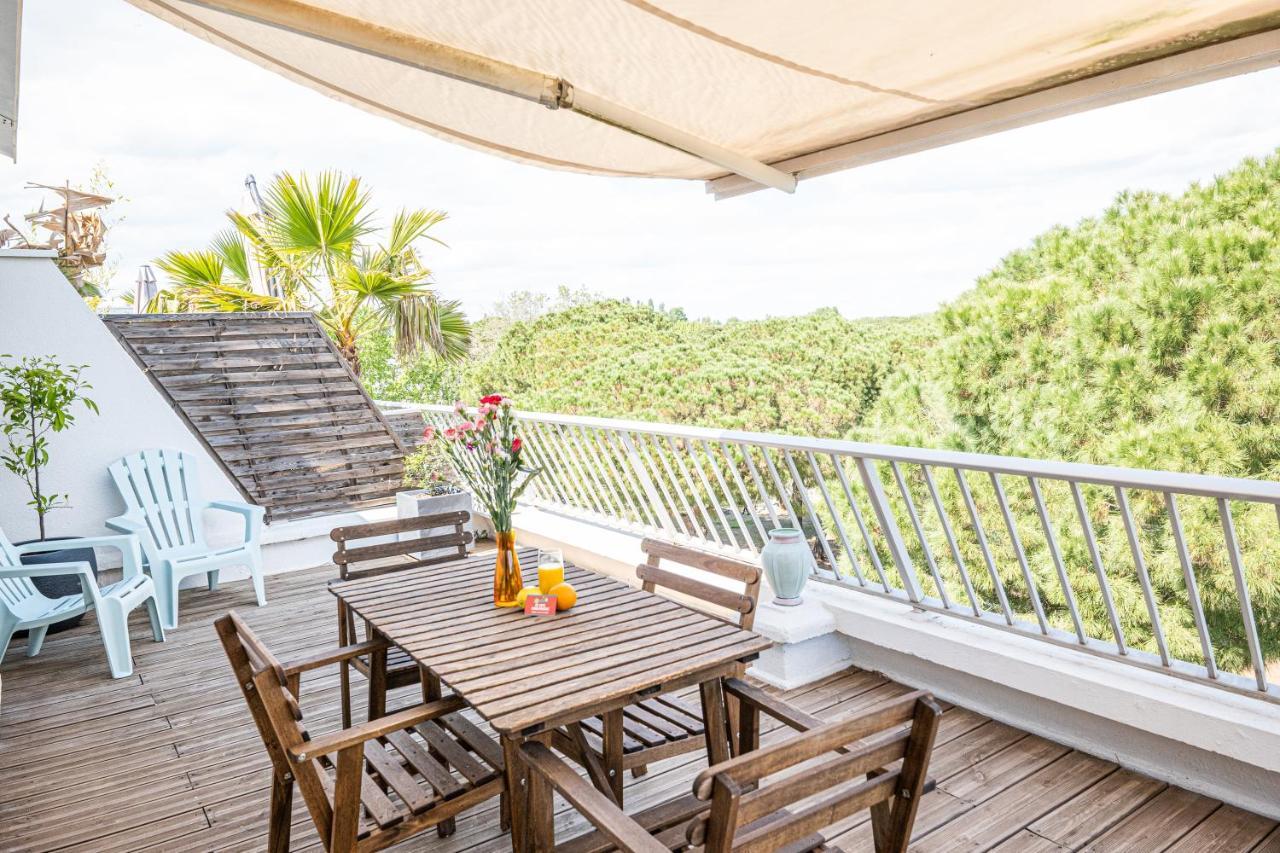 Le Farniente: Beachside Retreat With Terrace, Wi-fi & Parking Apartment